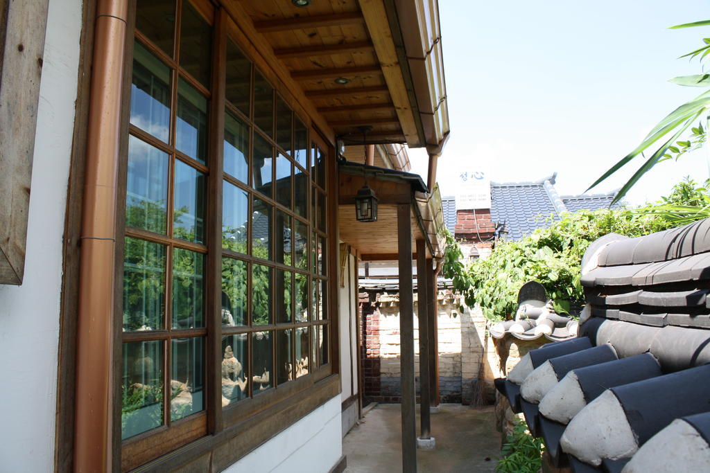 Hotel Dukmanjae à Jeonju Extérieur photo