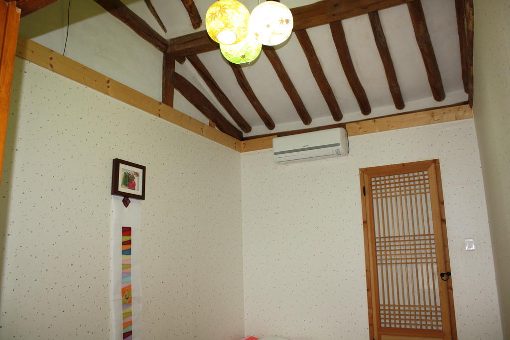 Hotel Dukmanjae à Jeonju Extérieur photo