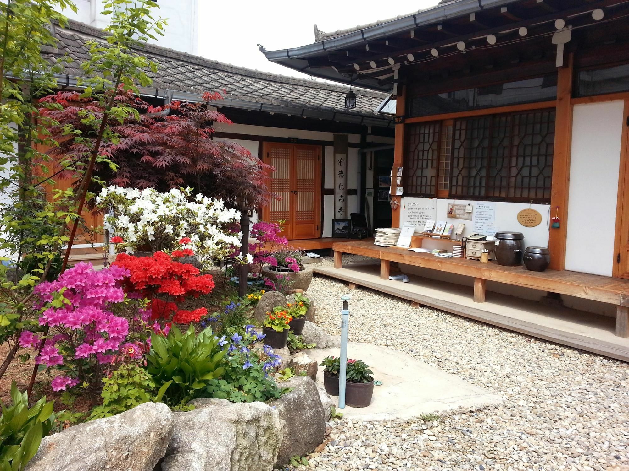 Hotel Dukmanjae à Jeonju Extérieur photo