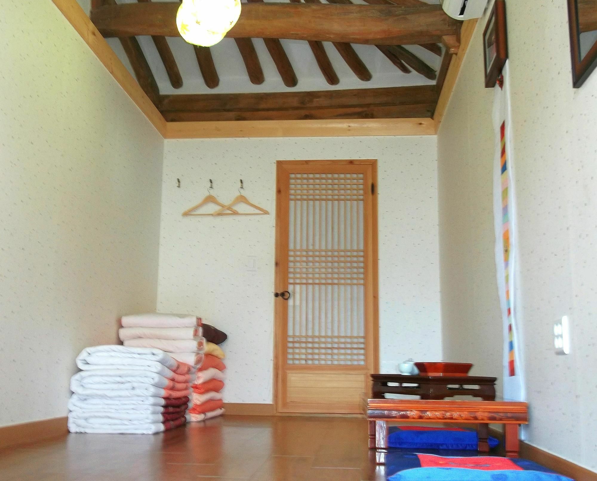 Hotel Dukmanjae à Jeonju Extérieur photo