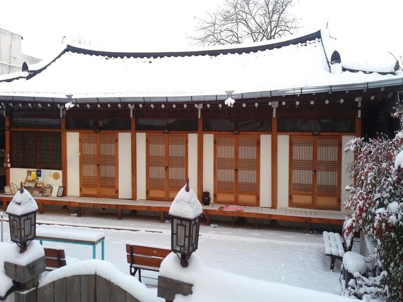 Hotel Dukmanjae à Jeonju Extérieur photo